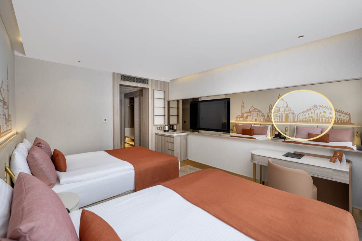Standard Room with Partial Sea and Pool View