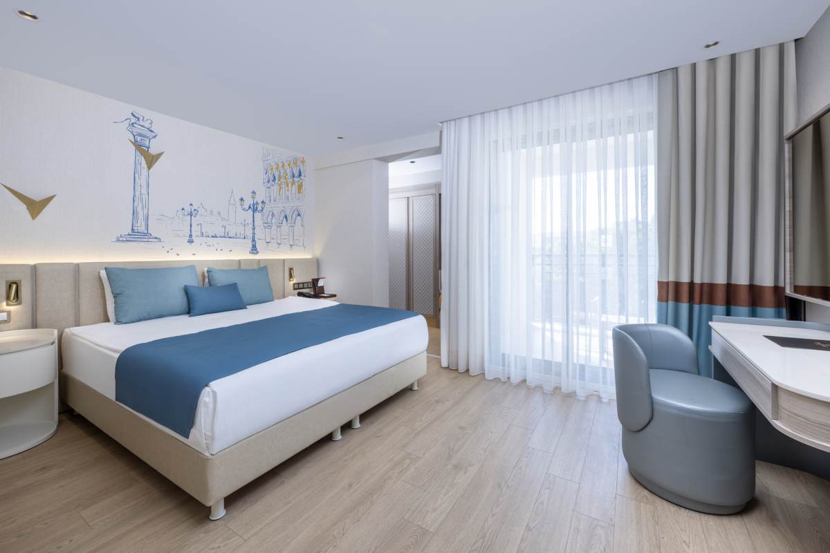 Corner Suite